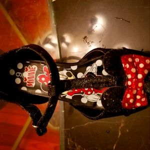Minnie's adorable  shoes
